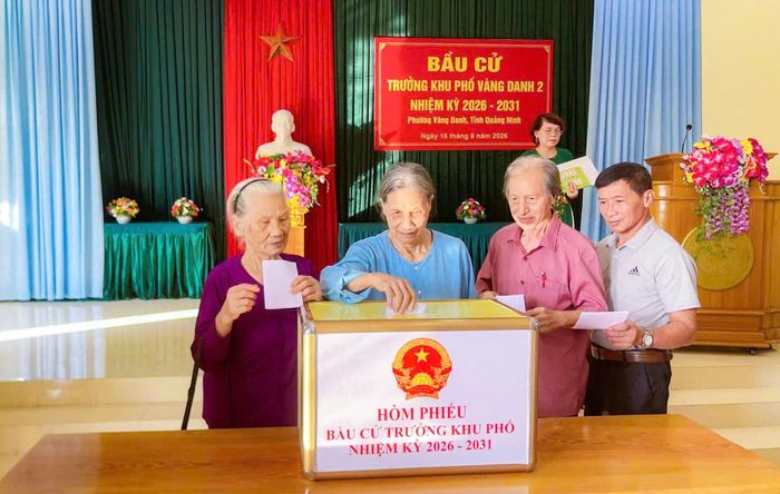 Trong số 624 điểm bầu cử trên toàn địa bàn tỉnh Quảng Ninh, có 450 thôn, bản, khu phố lựa chọn hình thức bỏ phiếu kín. (Ảnh: Thanh Tùng)