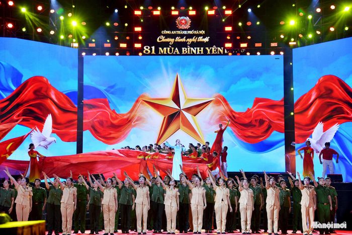 Không chỉ là một chương trình nghệ thuật chính luận, “81 mùa bình yên” là lời tri ân những thế hệ cán bộ, chiến sĩ đã cống hiến, hy sinh vì bình yên của Thủ đô và đất nước; đồng thời lan tỏa hình ảnh người chiến sĩ Công an Thủ đô bản lĩnh, trí tuệ, nhân văn, vì Nhân dân phục vụ.