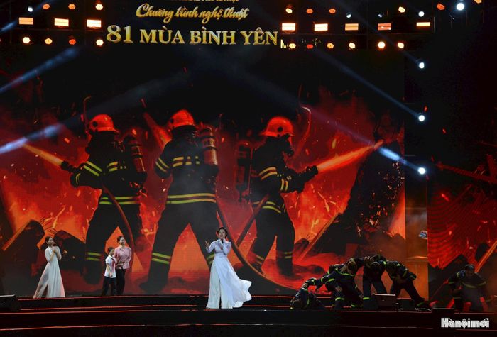Chương III - “Bình yên trong kỷ nguyên mới” mở đầu bằng một khoảng lặng đặc biệt qua vở chính kịch “Phía sau bình yên” - câu chuyện về người chiến sĩ hy sinh trong khi thực hiện nhiệm vụ phòng cháy, chữa cháy.