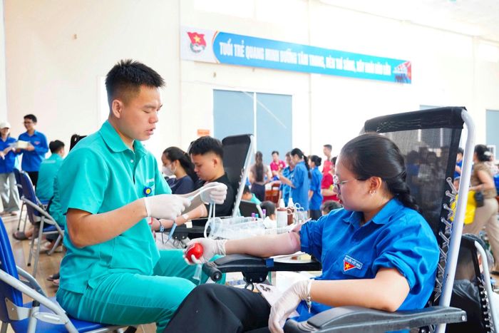 Kết quả, Ban Tổ chức đã tiếp nhận 537 đơn vị máu, đạt 179% kế hoạch, vượt 237 đơn vị so với chỉ tiêu 300 đơn vị máu. Ảnh: PV