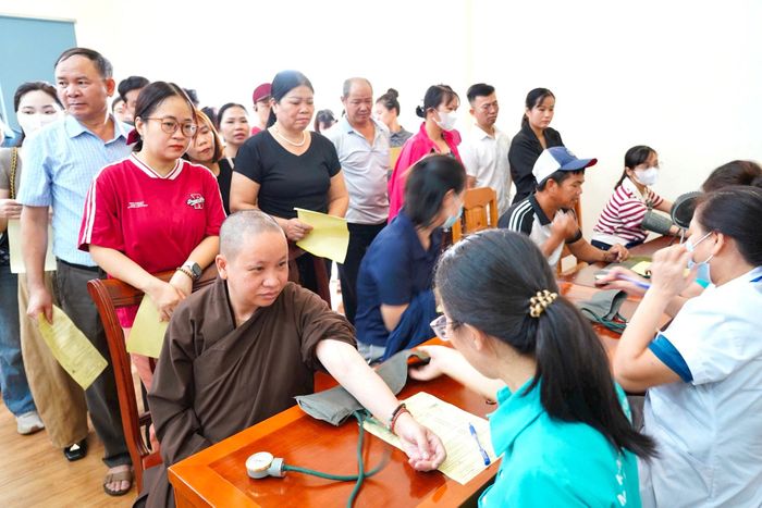 Ngày hội thu hút 684 người đăng ký hiến máu với đa dạng đối tượng tham gia: Cán bộ, công chức, viên chức, người lao động và toàn thể Nhân dân đang cư trú, làm việc trên địa bàn xã Quang Minh, trong độ tuổi và có đủ điều kiện sức khỏe. Ảnh: PV