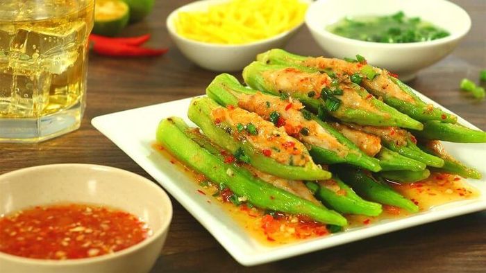 Đậu bắp nhồi tôm nướng cũng khá dễ làm
