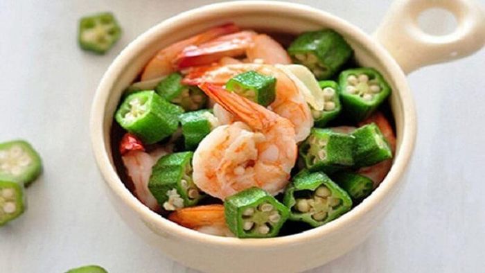 Đậu bắp xào tôm cũng là món chính khá bắt vị.