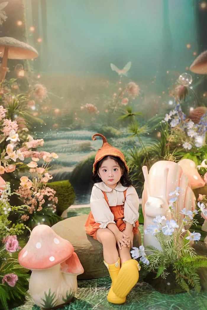 Thực tế, Lisa tuy còn nhỏ nhưng cô bé đã có lượng fan đông đảo vì vẻ ngoài đáng yêu cùng nhiều khả năng đặc biệt. Theo bố mẹ cô bé chia sẻ, Lisa có khả năng vận động nhảy múa thừa hưởng từ gia đình.