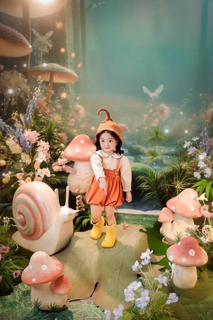 Khánh Thi tiết lộ, khi diện trang phục nhảy múa ra sàn tập cùng bố mẹ và anh chị, Lisa bộc lộ năng khiếu "cảm" nhạc rõ nét. Cô bé gần 3 tuổi đã có thể bắt chước được các động tác đơn giản của bố mẹ. Khán giả nhận xét Lisa có gen trội từ bố mẹ và tương lai sẽ theo nghiệp của gia đình.