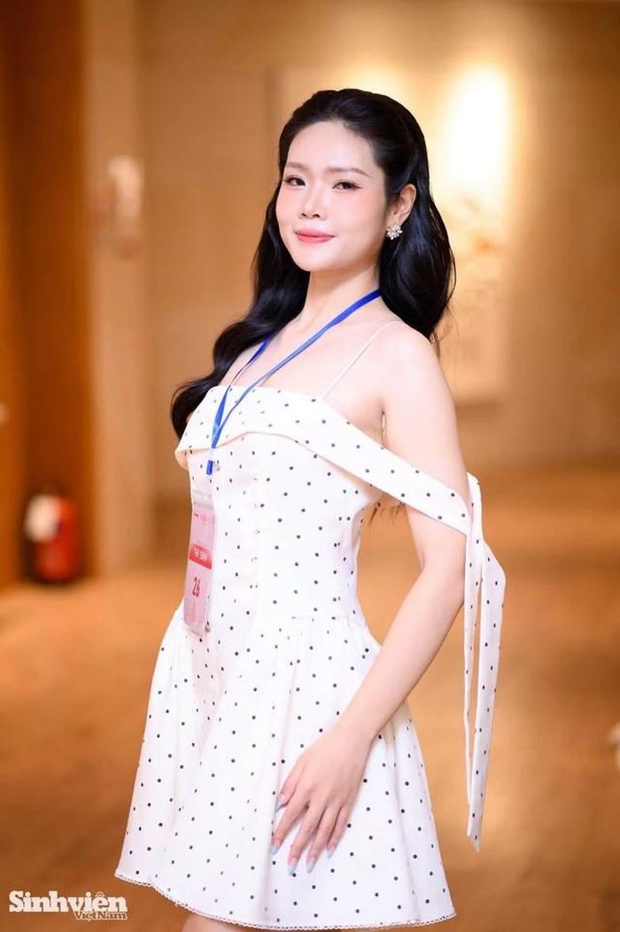 Người đẹp thừa nhận không có lợi thế tuổi mười tám đôi mươi nhưng cô vẫn quyết tâm đi thật xa tại Hoa hậu Việt Nam 2026.