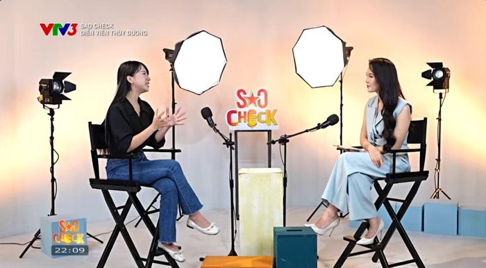 Thuỳ Dương trong chương trình "Sao Check".