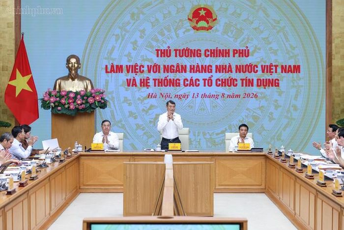 Thủ tướng Chính phủ Lê Minh Hưng chủ trì cuộc làm việc với NHNN và hệ thống các tổ chức tín dụng. Ảnh: chinhphu.vn/Nhật Bắc
