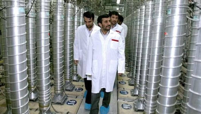 Tuy nhiên, trong một cuộc phỏng vấn sau đó với Wall Street Journal, ông cho rằng hoạt động làm giàu uranium không nhất thiết phải diễn ra trên lãnh thổ Iran và Tehran quan tâm đến quan hệ với các công ty nước ngoài.