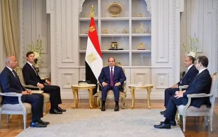 Tổng thống Ai Cập Abdel Fatah al-Sisi tiếp ông Jared Kushner tại New Alamein, Ai Cập hôm 16-8. Ảnh: Văn phòng Tổng thống Ai Cập/APAImages/Shutterstock