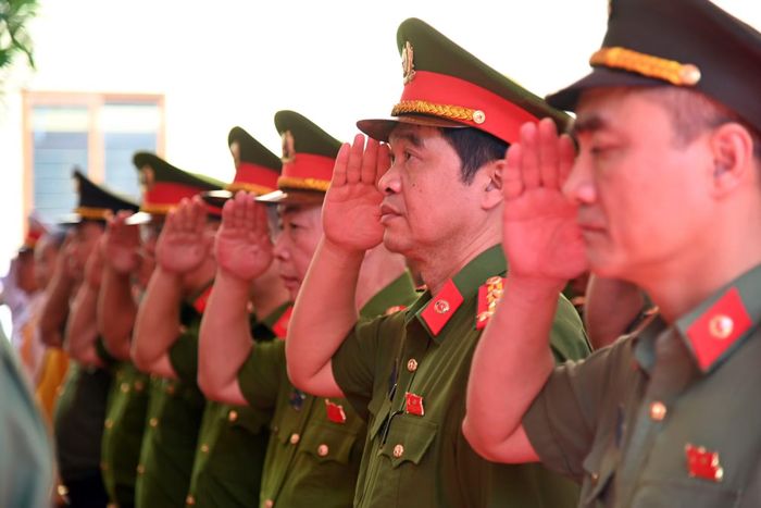 Tri ân các thế hệ đi trước