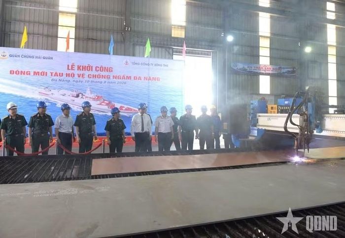 "Tuy nhiên Việt Nam đang tìm cách đa dạng hóa nguồn cung cấp, để trở nên tự chủ hơn về vũ khí quốc phòng", tờ báo cho biết thêm.