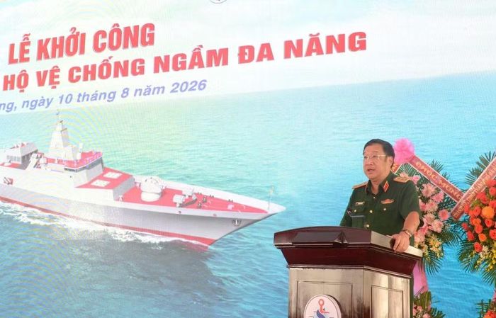 Tuy nhiên điều này không chính xác, vì tàu khu trục đa năng của Việt Nam có lượng giãn nước chỉ từ 2.500 đến 3.000 tấn. Nó có vẻ lớn hơn một chút so với lớp Gepard 3.9 trọng tải 2.500 tấn, và một số nguồn tin cho rằng chiều dài của nó vào khoảng 105 mét.