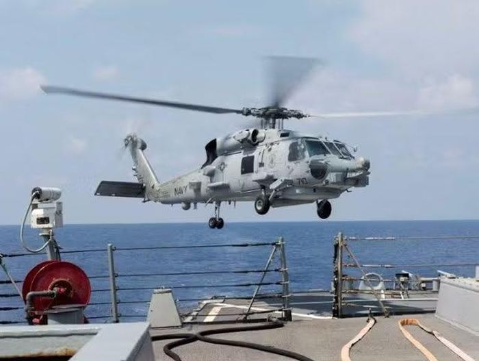 Trực thăng SH-60F có thể được sử dụng để vận chuyển quân, bắt giữ tàu hàng, đổ bộ sâu vào lãnh thổ địch, sơ tán y tế và thực hiện các nhiệm vụ tiếp tế. Những trực thăng mới này sẽ có khả năng cất cánh và hạ cánh trên tàu hộ vệ lớp Saar 5 và Saar 6.