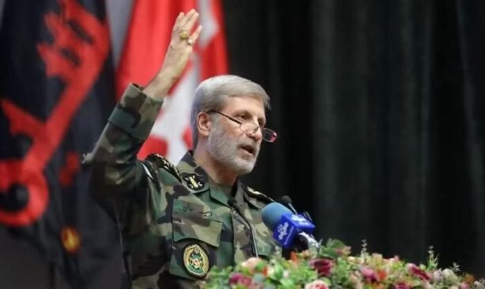 Đáng chú ý, tướng Hatami tuyên bố phụ nữ Iran tham gia hành động này sẽ nhận phần thưởng gấp đôi.