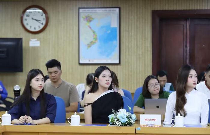  Các KOLs và những người nổi tiếng tham dự chương trình 