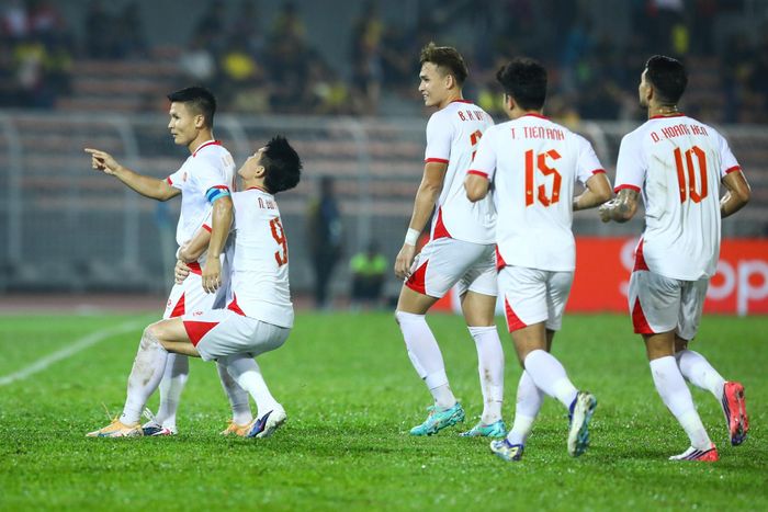  Bàn thắng không được tính cho Quang Hải mà được ghi nhận là pha phản lưới của Faris Danish. Dù vậy, đây vẫn là tình huống cực kỳ quan trọng, giải tỏa cho cá nhân Quang Hải và tuyển Việt Nam. Trước đó, đội tuyển đã trải qua trận đấu khó khăn dù dẫn trước đối thủ. 