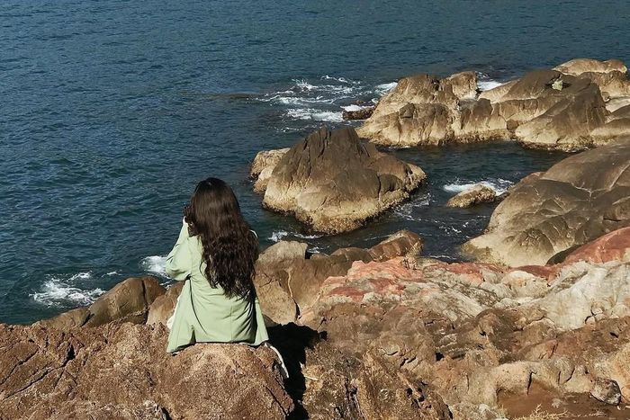 Bãi Đá Đen không được phép trekking tự phát. Ảnh: Đại.