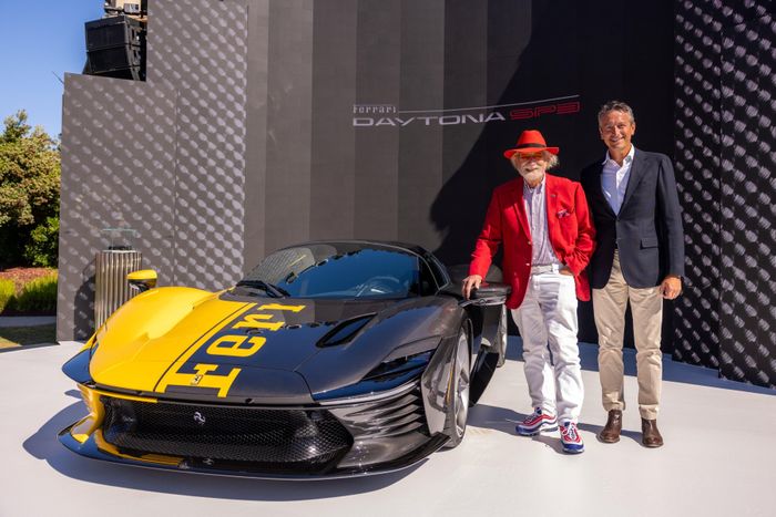 Vào năm ngoái, ông cũng đấu giá thành công siêu xe Ferrari Daytona SP3 'Tailor Made' cuối cùng với số tiền 26 triệu USD, và toàn bộ lợi nhuận thu được sẽ chuyển vào quỹ The Ferrari Foundation.