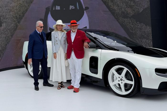 Ông Herbert "Dr. Herbie" Wertheim là chủ nhân mới của chiếc Ferrari Luce đầu tiên. Mẫu xe thuần điện này đã được đấu giá thành công với số tiền 40 triệu USD.