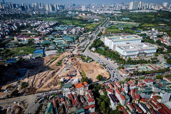  Dự án nút giao Phạm Tu - đường 70 được xác định là một trong những công trình hạ tầng giao thông quan trọng tại khu vực cửa ngõ phía Nam Hà Nội. Tuy nhiên, quá trình triển khai dự án từng gặp khó khăn và phải tạm dừng thi công từ năm 2018 do vướng mắc mặt bằng. 