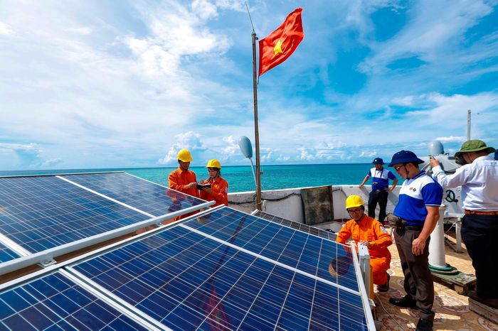 Việt Nam sản xuất các tấm pin năng lượng mặt trời có chi phí thấp nhất trong số các quốc gia sản xuất lớn ngoài Trung Quốc. Ảnh: EVN.