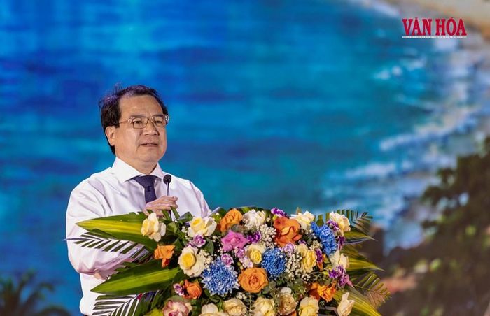 Phó Cục trưởng Cục Du lịch Quốc gia Việt Nam Hà Văn Siêu phát biểu tại lễ khai mạc.