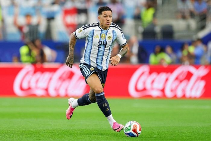 Man City nhắm Enzo Fernandez thay Rodri ở tuyến giữa mùa tới