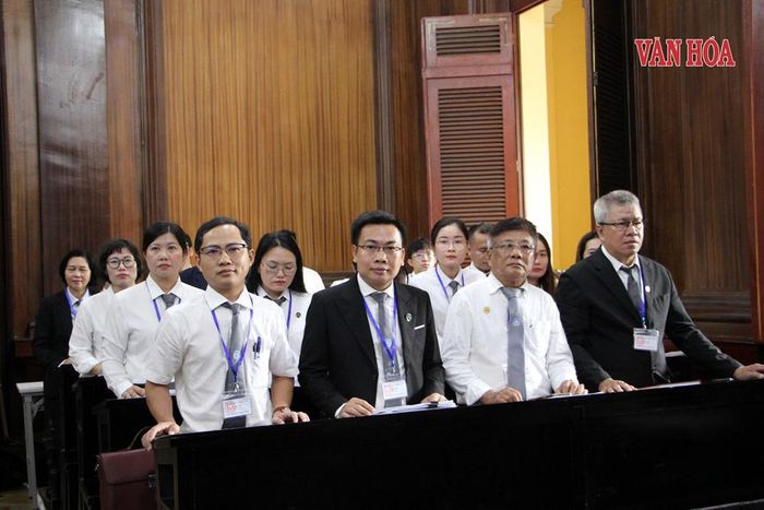 Các luật sư tham gia phiên tòa xét xử chuyên án VN10
