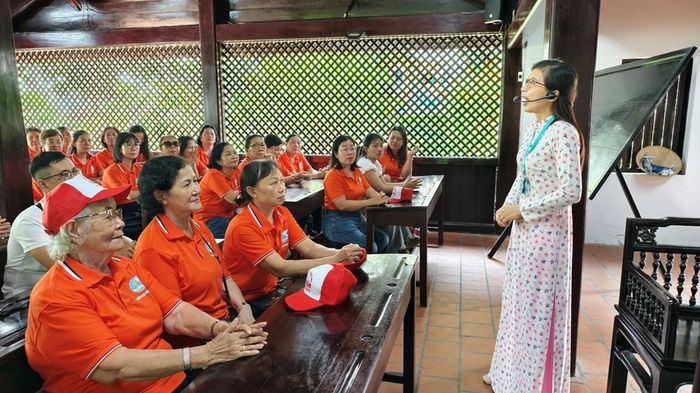 Những câu chuyện về thời gian Bác Hồ từng dạy học và sống tại đây luôn là đề tài mang lại nhiều cảm xúc cho du khách