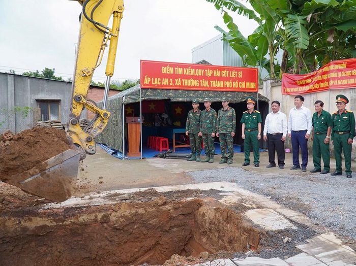 Triển khai tìm kiếm, quy tập hài cốt liệt sĩ khu mộ tập thể ở ấp Lạc An 3