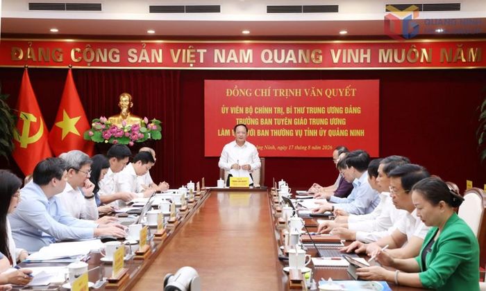 Ủy viên Bộ Chính trị, Bí thư Trung ương Đảng, Trưởng Ban Tuyên giáo Trung ương Trịnh Văn Quyết chủ trì buổi làm việc