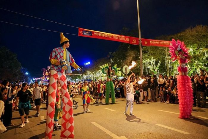 Những vũ điệu cộng đồng hứa hẹn tạo không khí sôi động, đa sắc màu tại Festival Dân vũ Quốc tế năm 2026. Ảnh minh họa