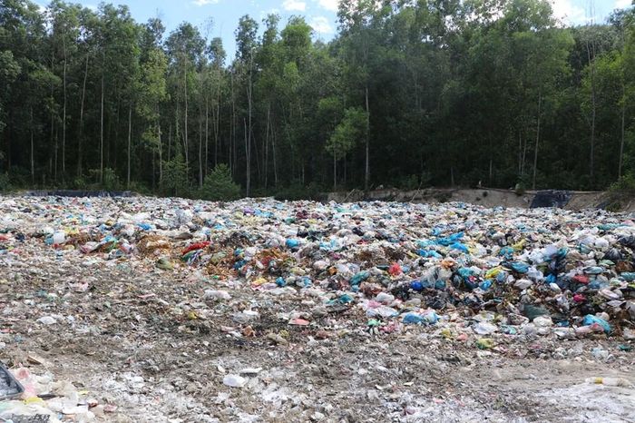 Hố chôn lấp hiện hữu tại La Vỹ đã hết dung tích thiết kế, không còn khả năng tiếp nhận thêm rác