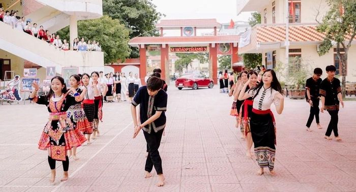 Việc giảm đầu mối cơ sở giáo dục công lập kéo theo yêu cầu sắp xếp lại đội ngũ cán bộ quản lý