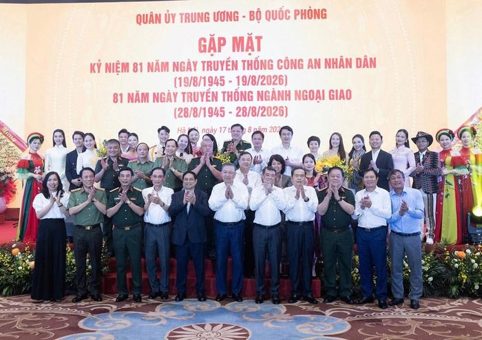 Tổng Bí thư, Chủ tịch nước Tô Lâm và các đại biểu tại buổi gặp mặt
