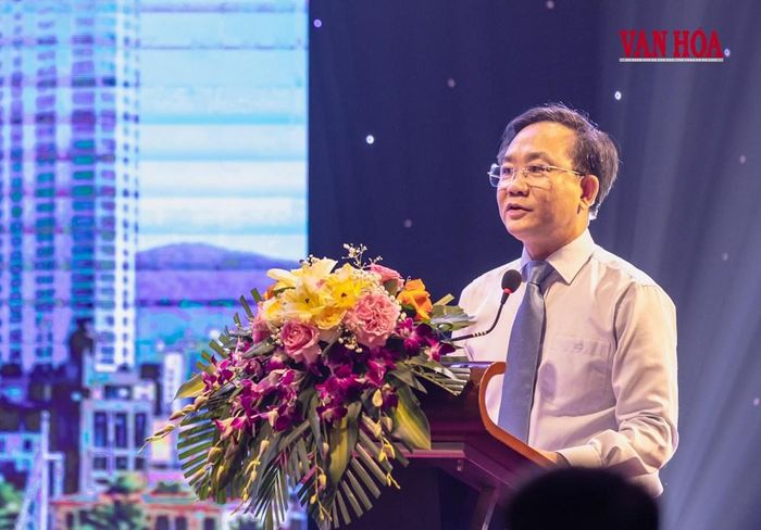 Ông Hoàng Xuân Tân, Phó Chủ tịch UBND tỉnh Quảng Trị phát biểu tại Hội nghị