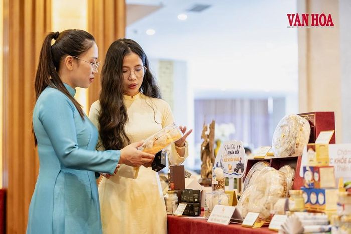 Doanh nghiệp Khánh Hòa giới thiệu sản phẩm của mình tại Hội nghị