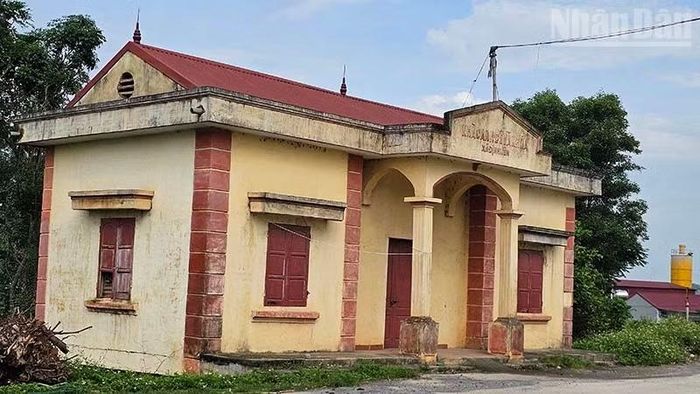 Nhà văn hóa đồng thời là điểm canh đê sông Mã ở xã Thiệu Hóa, tỉnh Thanh Hóa. (Ảnh: Mai Luận)