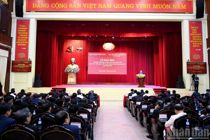 Quang cảnh Lễ khai mạc Chương trình bồi dưỡng, cập nhật kiến thức đối với Ủy viên Ban Chấp hành Trung ương Đảng khóa XIV (Lớp thứ nhất).