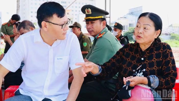 Bà Nguyễn Thị Nguyệt mong muốn sớm hoàn thành thủ tục nhận lô tái định cư để xây nhà.