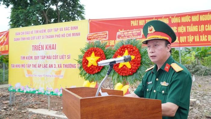 Đại tá Nguyễn Đình Chuẩn, Phó Chính ủy Bộ Tư lệnh Thành phố Hồ Chí Minh, Phó Trưởng Ban Chỉ đạo 515 Thành phố phát biểu. (Ảnh: Bộ Tư lệnh Thành phố Hồ Chí Minh)
