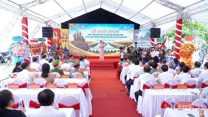 Quang cảnh lễ khởi công. (Ảnh: HỮU TÙNG)