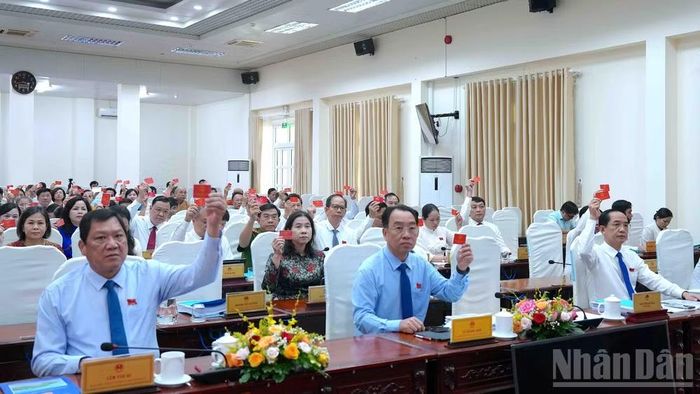 Các nghị quyết vừa được Hội đồng nhân dân tỉnh Cà Mau thông qua tại kỳ họp có ý nghĩa thiết thực, tác động trực tiếp đến đời sống Nhân dân...