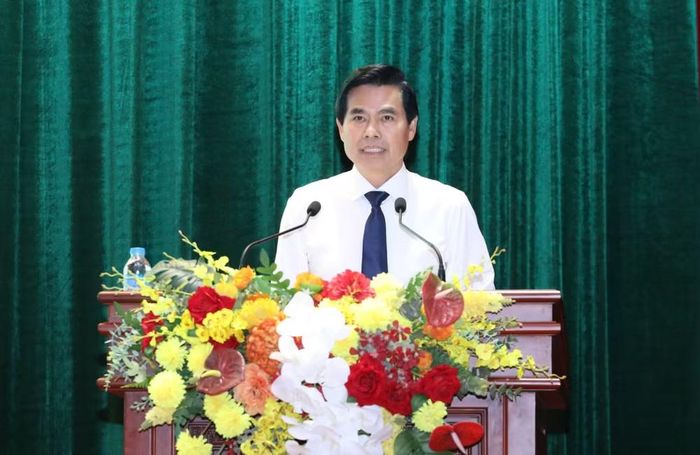 Đồng chí Hoàng Quốc Khánh, Ủy viên Trung ương Đảng, Bí thư Tỉnh ủy Lạng Sơn phát biểu chỉ đạo hội nghị. (Ảnh: AT)