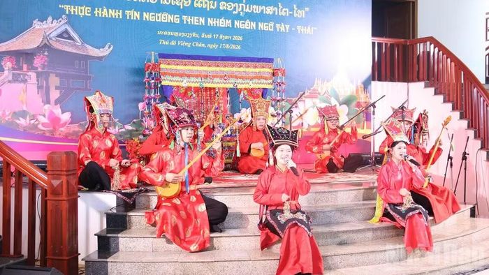 Các nghệ nhân trình diễn tiết mục đặc sắc tại sự kiện. (Ảnh: DUY TOÀN)