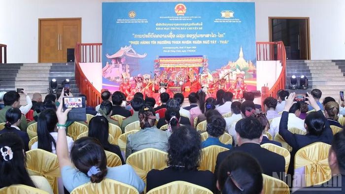 Khung cảnh buổi trình diễn tại sự kiện. (Ảnh: DUY TOÀN)