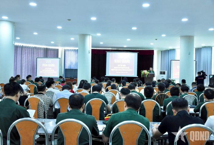 Quang cảnh khai giảng lớp tập huấn. 