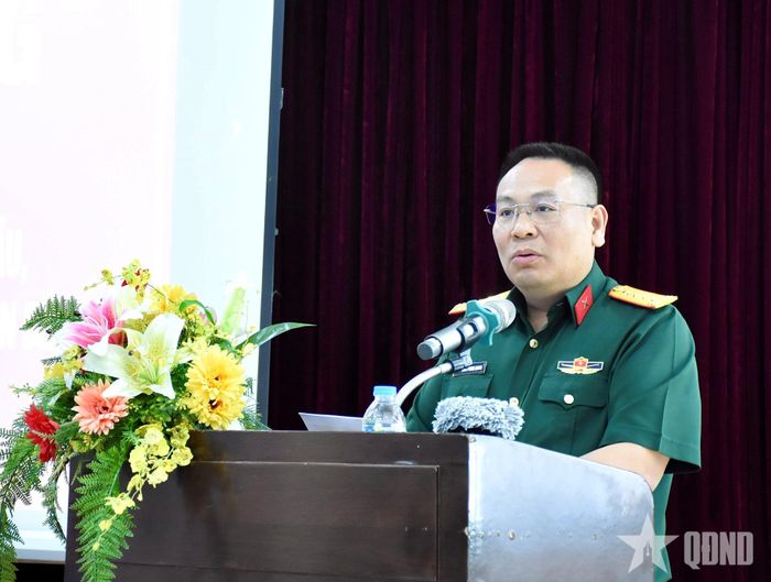 Đại tá Đoàn Phong Quang, Phó cục trưởng Cục Tài chính phát biểu khai giảng lớp tập huấn. 