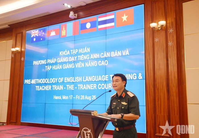 Thiếu tướng Nguyễn Duy Minh, Phó cục trưởng Cục Đối ngoại phát biểu khai mạc. 